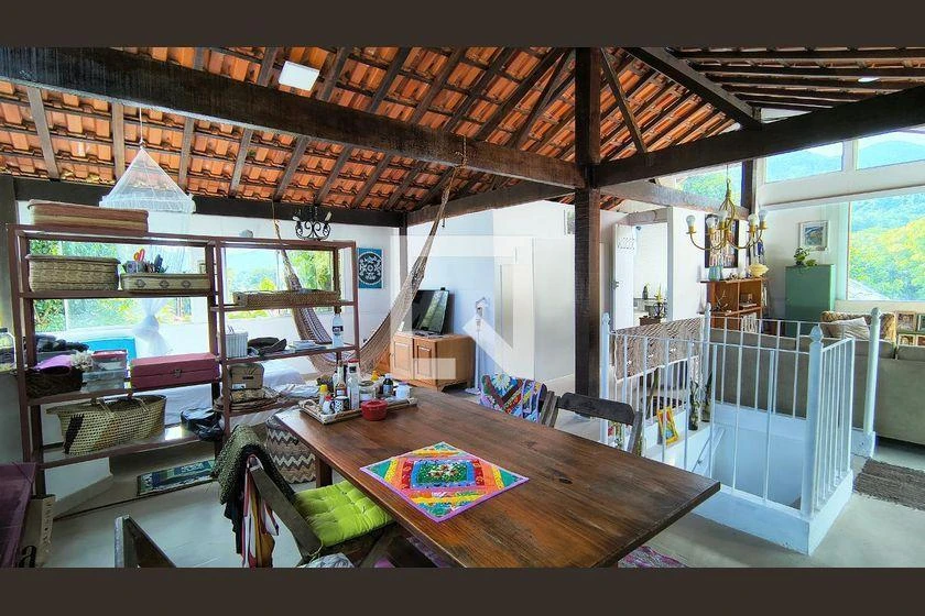 Furnished house, 270 m², with floor-to-ceiling windows — photo 2