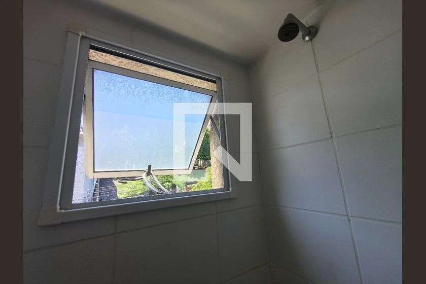 Apartamento de 2 quartos e 1 banheiro com cozinha fechada — photo 24