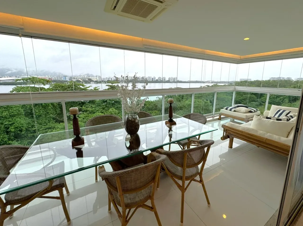 227 m² apartment with a water view and a bathtub — photo 11