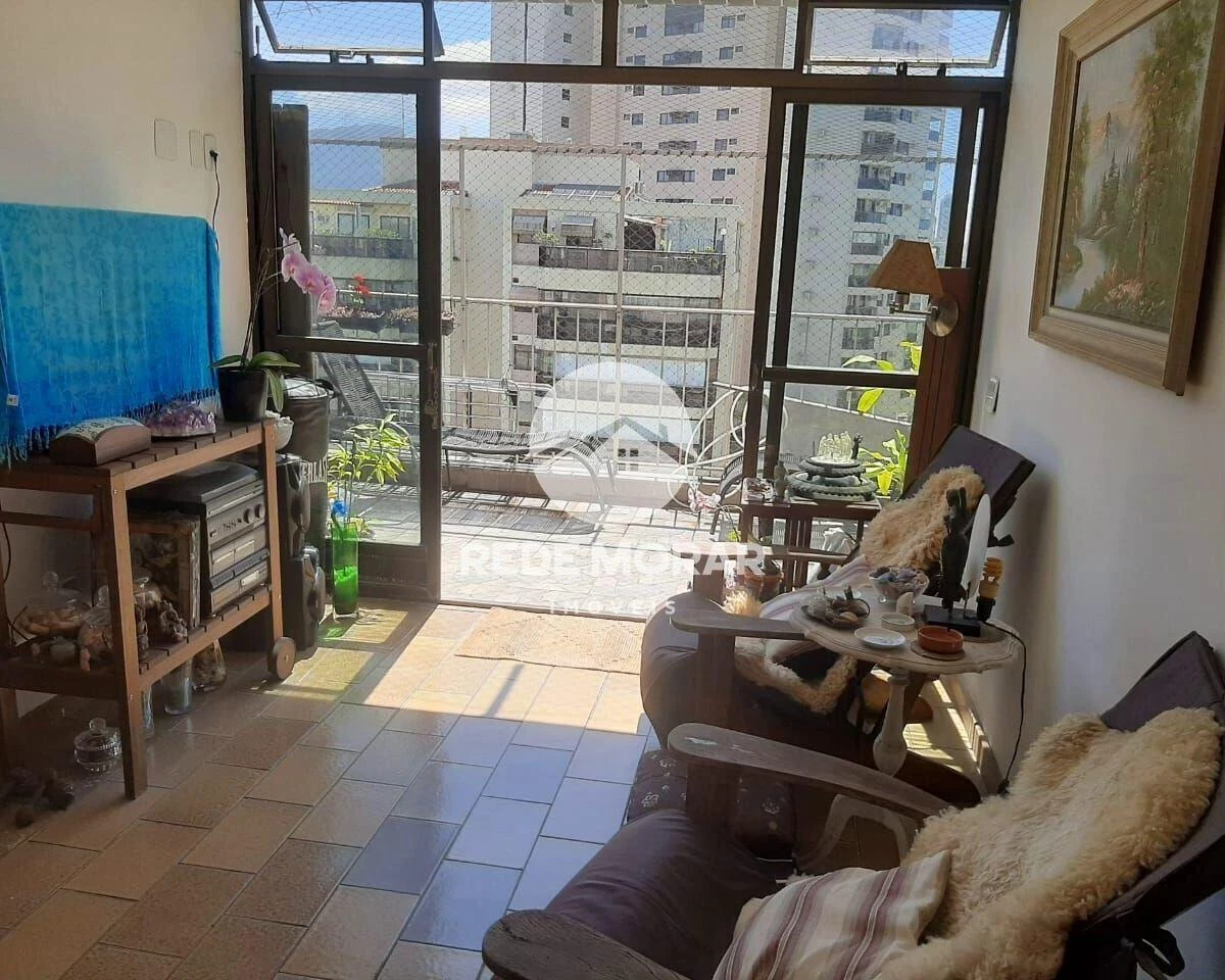 4-bedroom apartment with a glass-enclosed balcony — photo 22