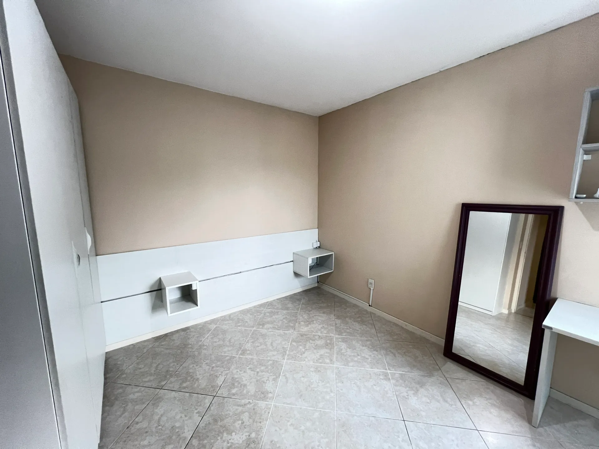 2-bedroom apartment with a grill on the balcony — photo 15