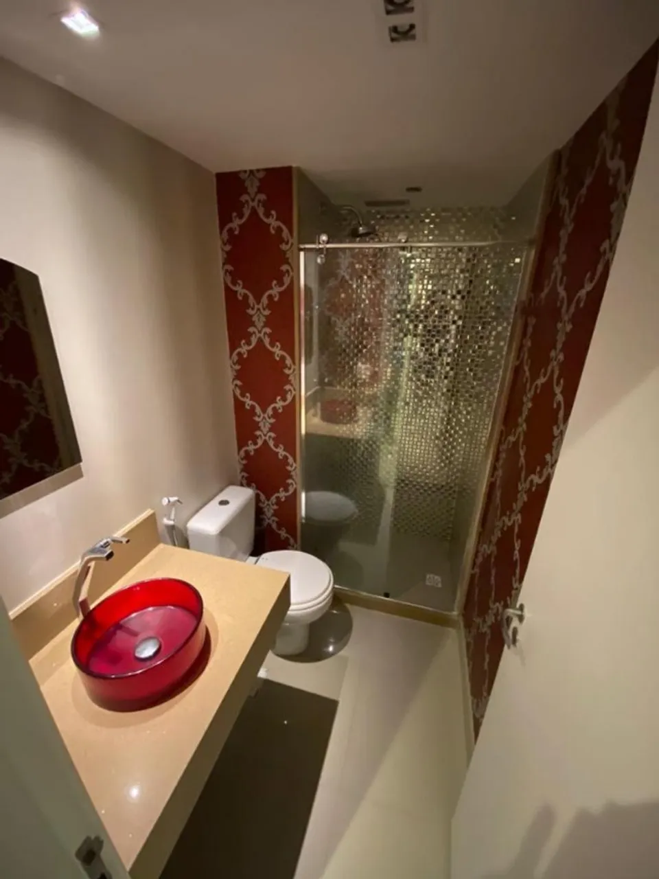 Glass-enclosed balcony in a 3-bedroom apartment, 177 m² — photo 13
