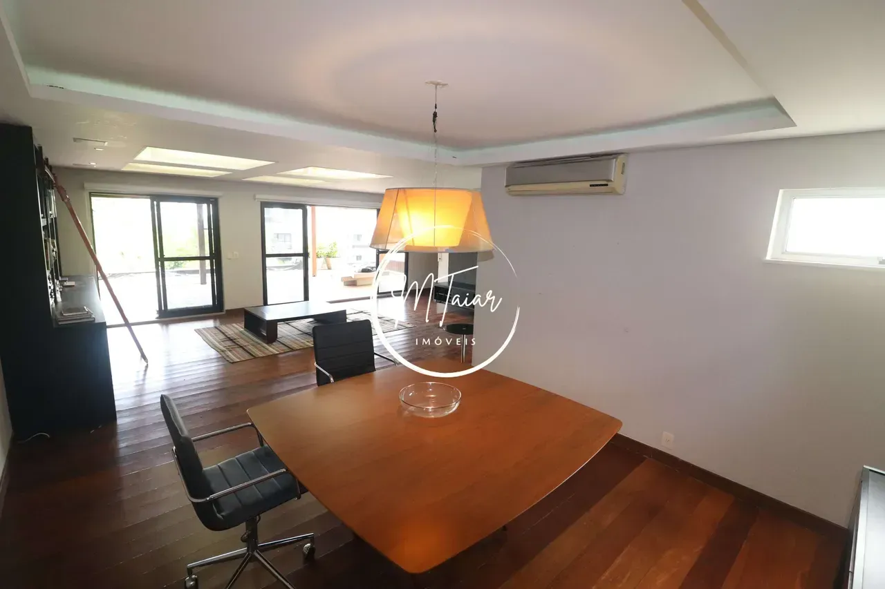 323 m² apartment with 4 bedrooms and 5 bathrooms — photo 7