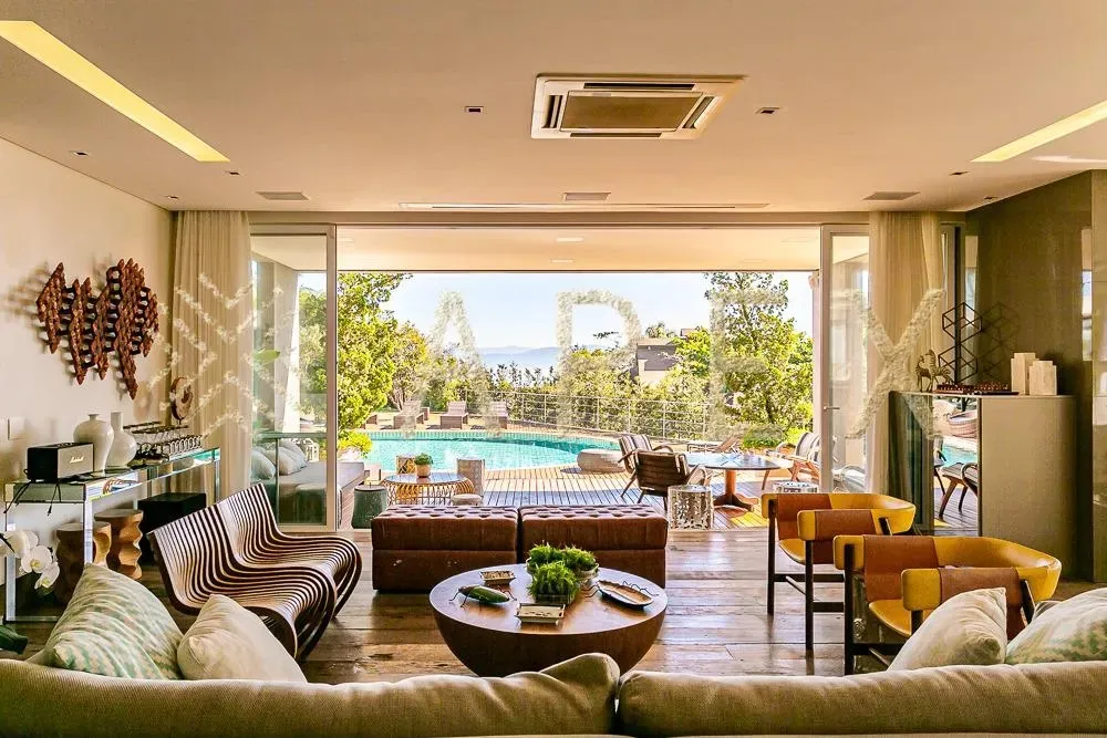 6 en-suite bedrooms, 9 bathrooms, 1600 m² and BBQ — photo 45
