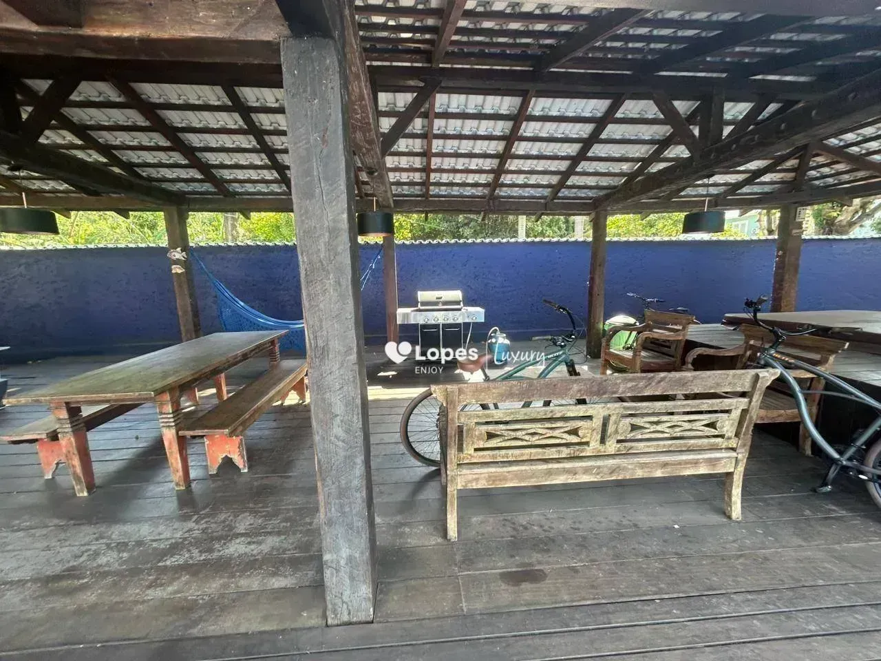 Furnished house with 4 bedrooms and 620 m² — photo 48