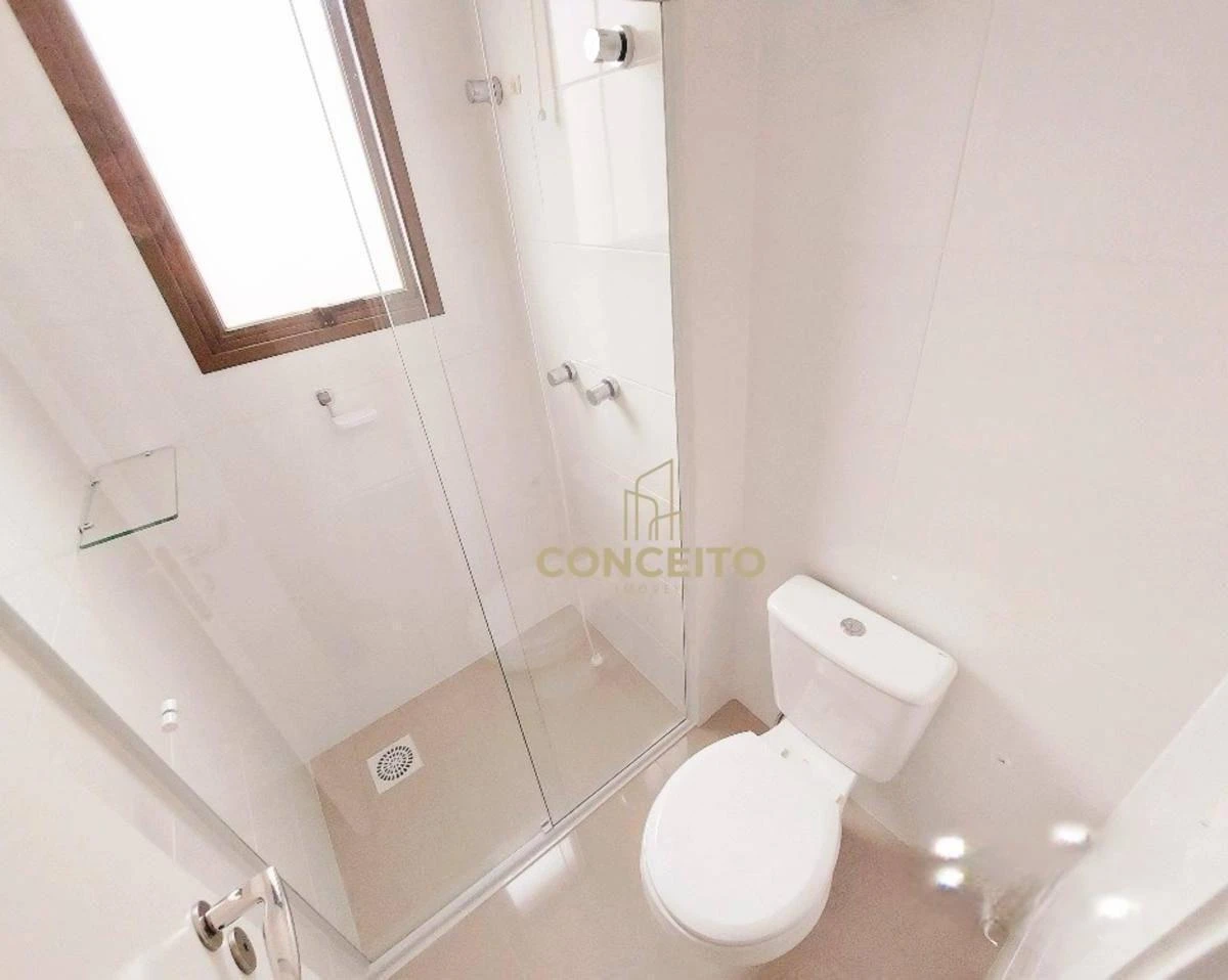 3-bedroom apartment in a building with a pool — photo 10