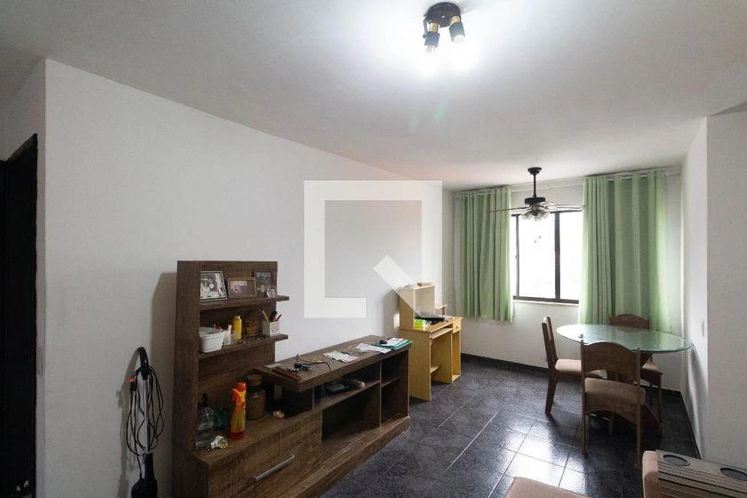 2-bedroom apartment with a home office