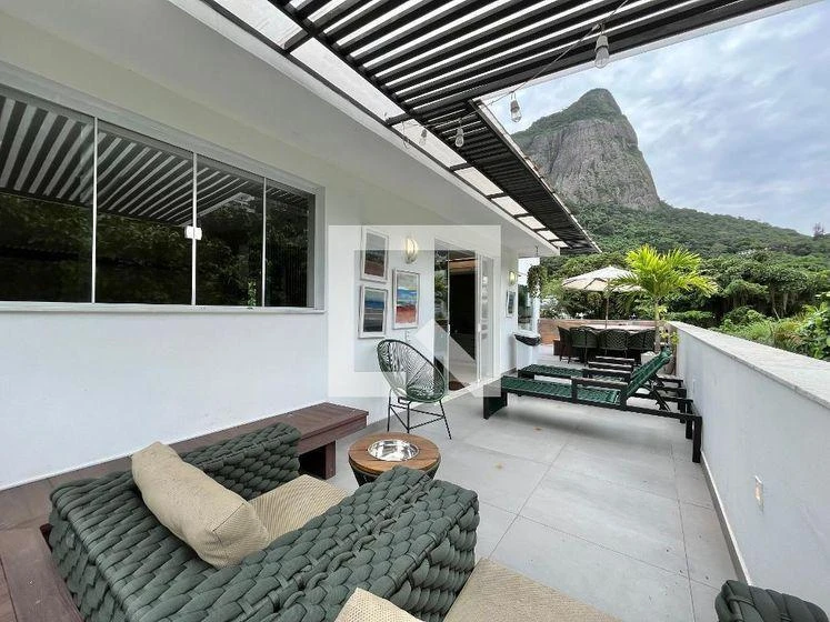 Furnished apartment, 130 m², with floor-to-ceiling windows — photo 28