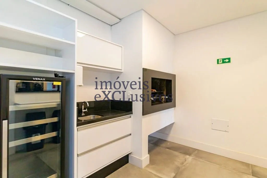 Furnished 2-bedroom apartment with an open-plan kitchen — photo 47