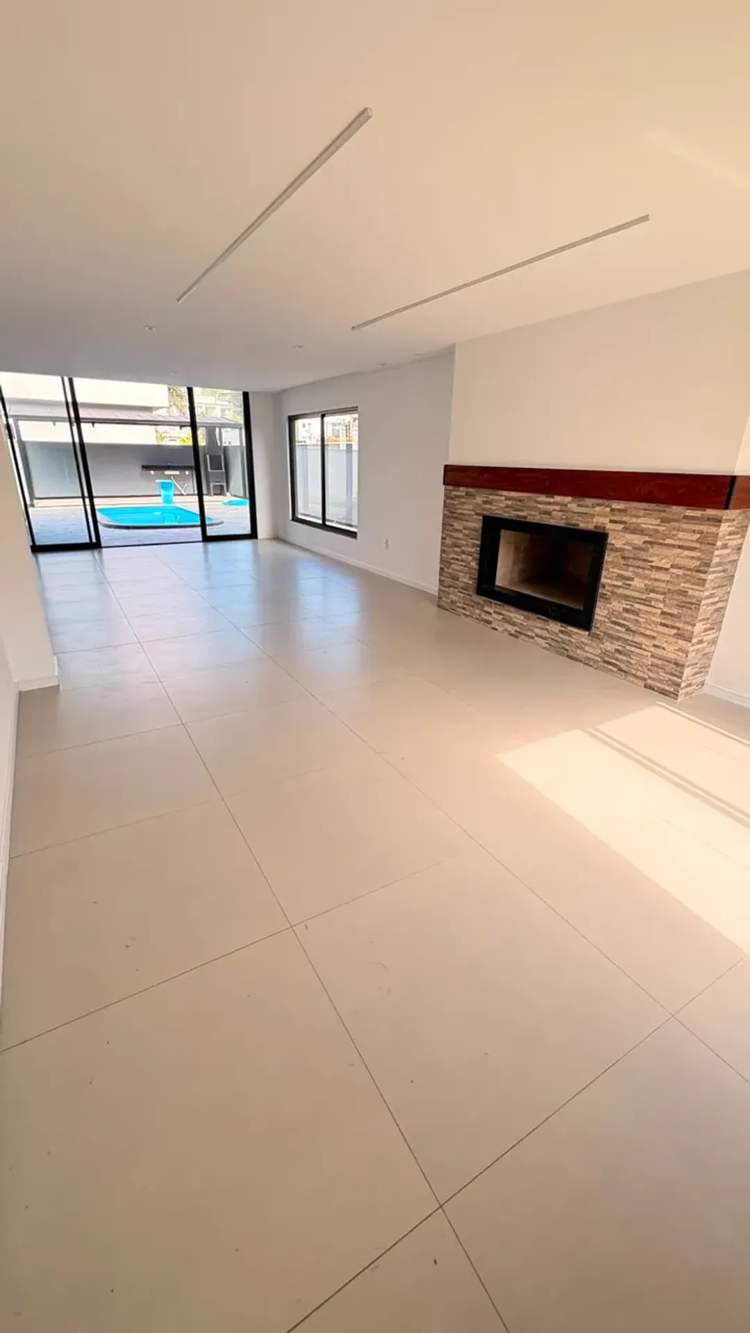 5-suite house with open-plan kitchen and 480 m² — photo 42