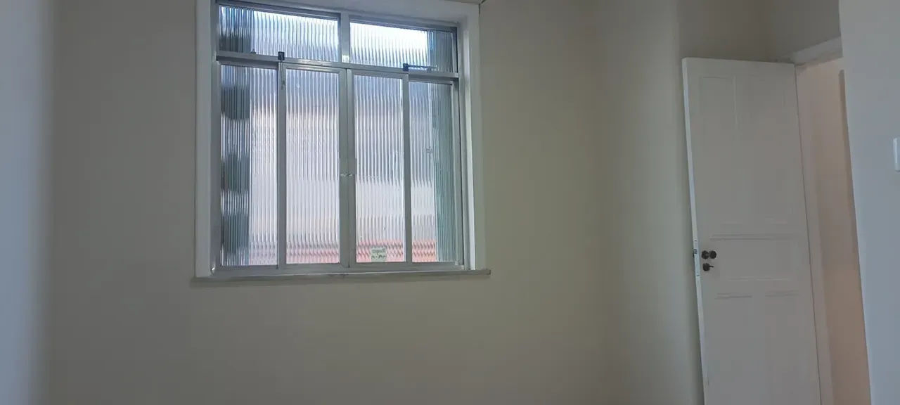 Apartamento de 65 m² com box de vidro no banheiro — photo 2