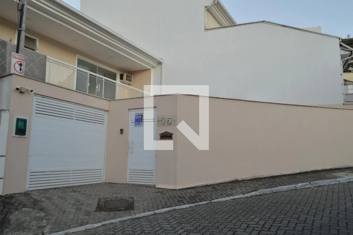 Casa de 5 quartos com 3 suítes e varanda fechada — photo 70
