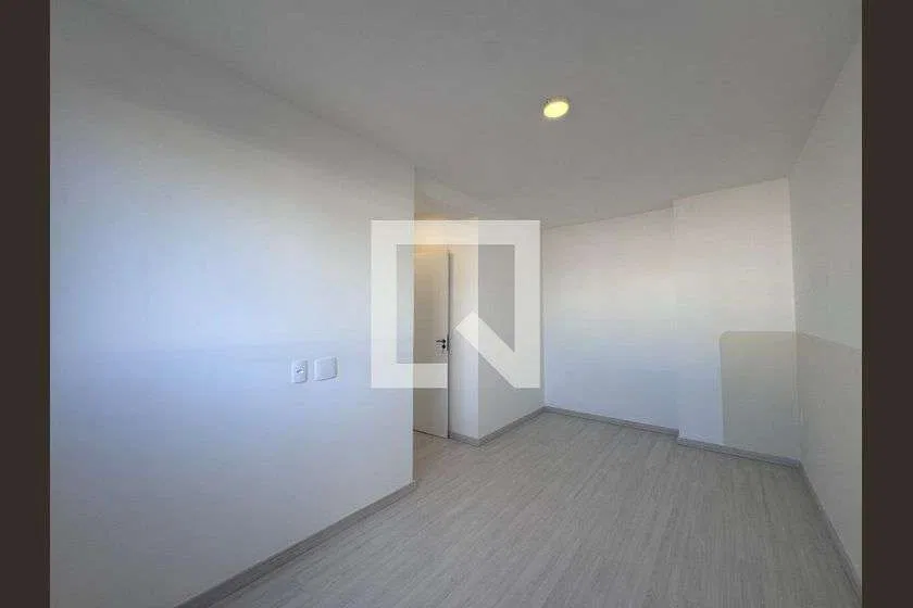 Wood or laminate floors in a 2-bedroom apartment, 48 m² — photo 16