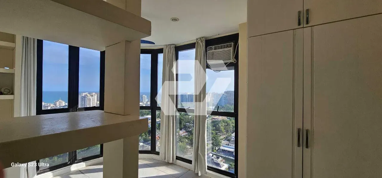 Apartment with 3 bedrooms, 5 bathrooms and balcony — photo 25
