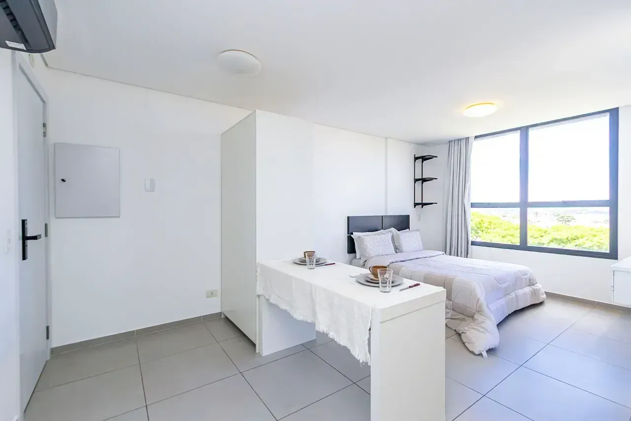 Apartamento amueblado de 36 m² con dormitorio y escritorio — photo 15