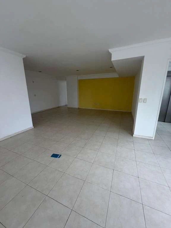 Орендна квартира з 4 спальнями та балконом — photo 3