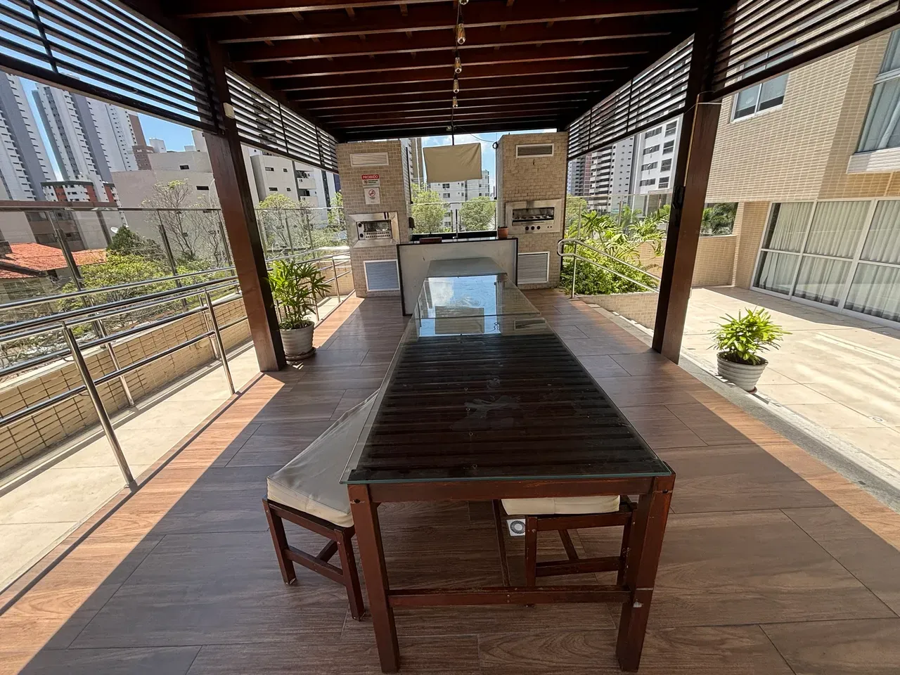 3-bedroom apartment with a glass-enclosed balcony — photo 9