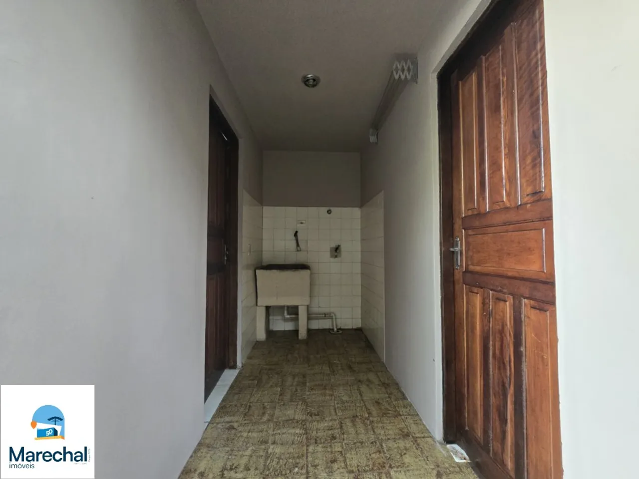 House with 3 bedrooms, 1 en-suite and 4 parking spots — photo 8