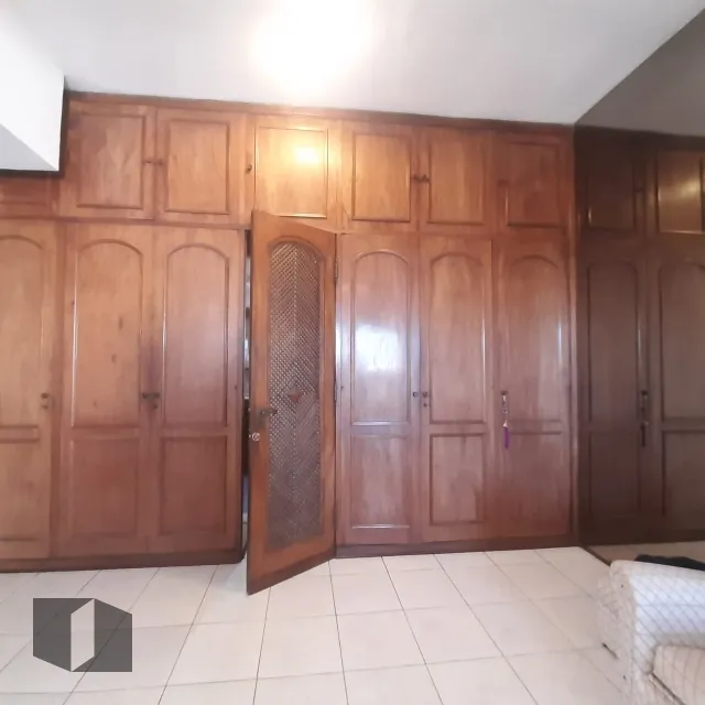 House with 4 bedrooms and 5 bathrooms, 5 parking spots — photo 12