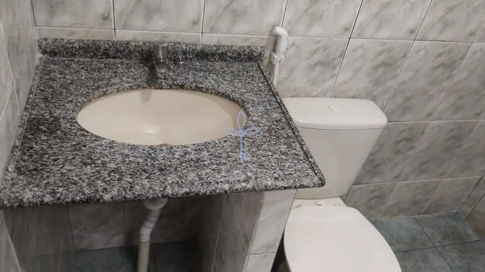 Casa com varanda e 1 vaga de estacionamento para alugar — photo 43