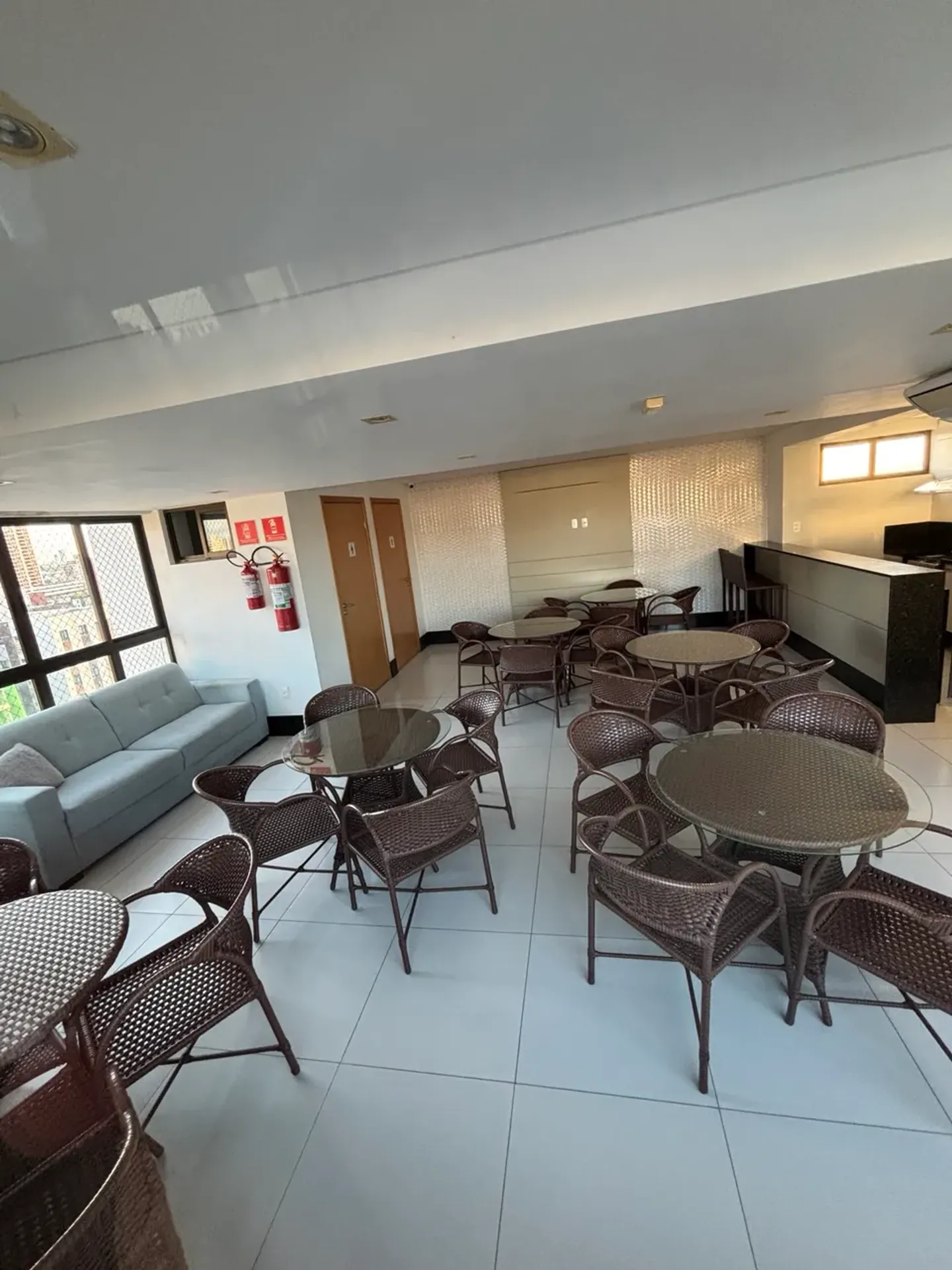 Furnished apartment, 53 m², with a grill on the balcony — photo 14