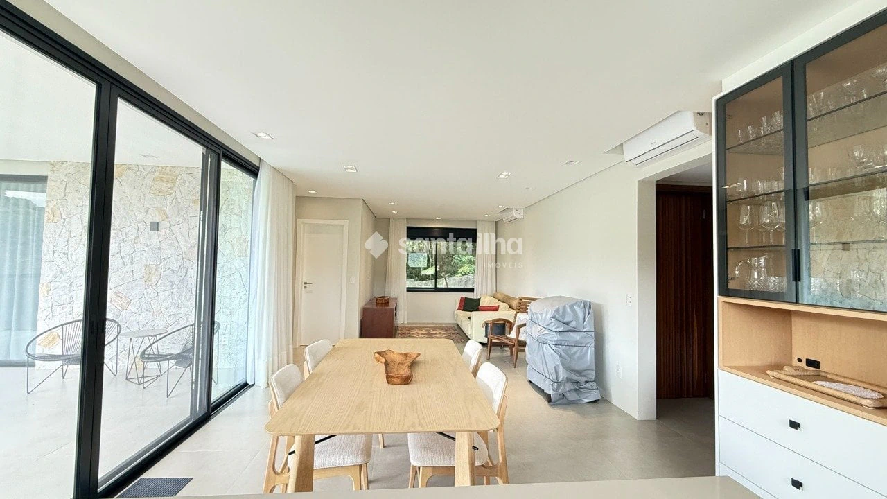 Furnished house, 158 m², with a mountain view