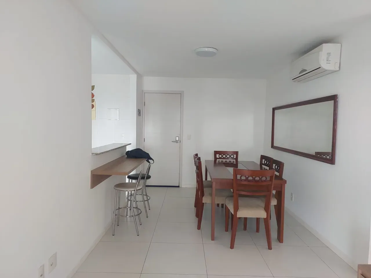 Balcony with a grill in a 2-bedroom apartment, 66 m² — photo 2