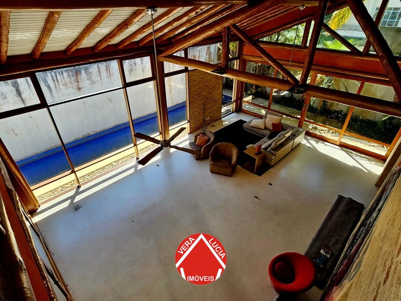 Rustic house with 4 bedrooms and 5 bathrooms — photo 18