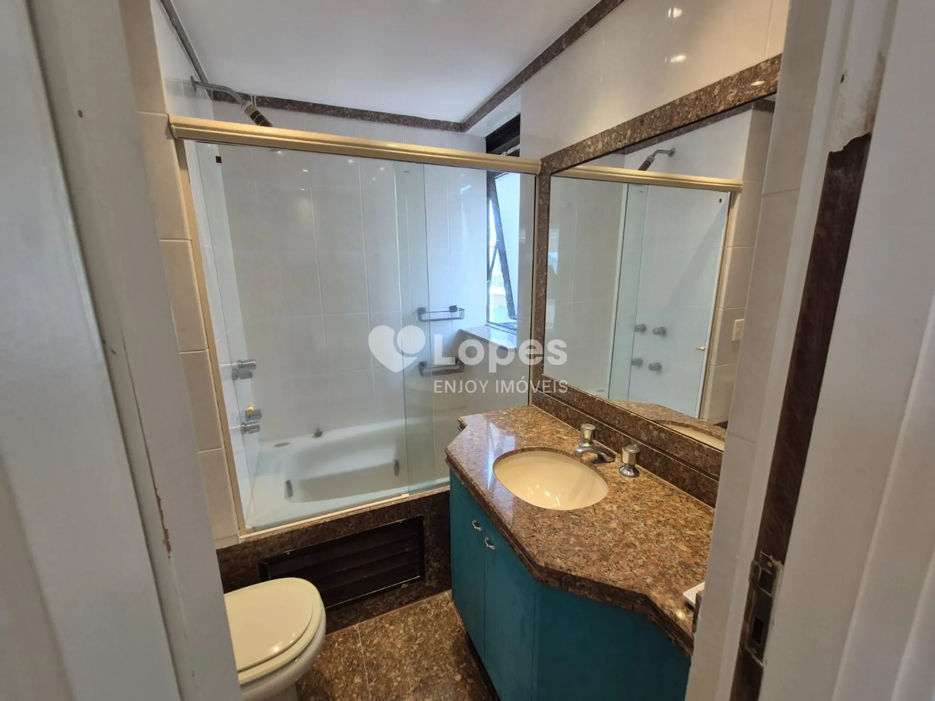 2-bedroom apartment in a building with a sauna — photo 35