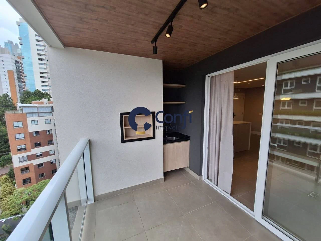 3-bedroom apartment with a grill on the balcony — photo 4