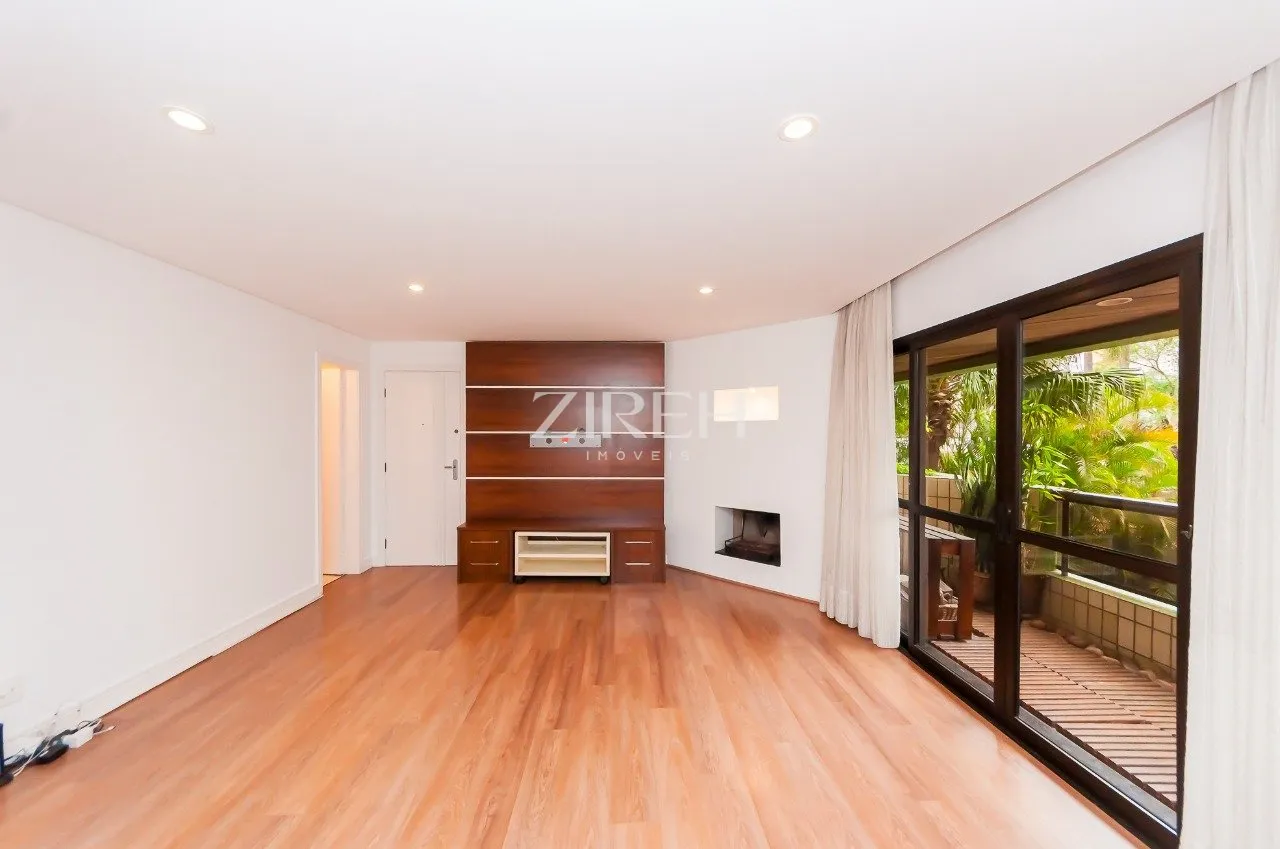 3 en-suite bedrooms in a 174 m² apartment with 2 spots — photo 3