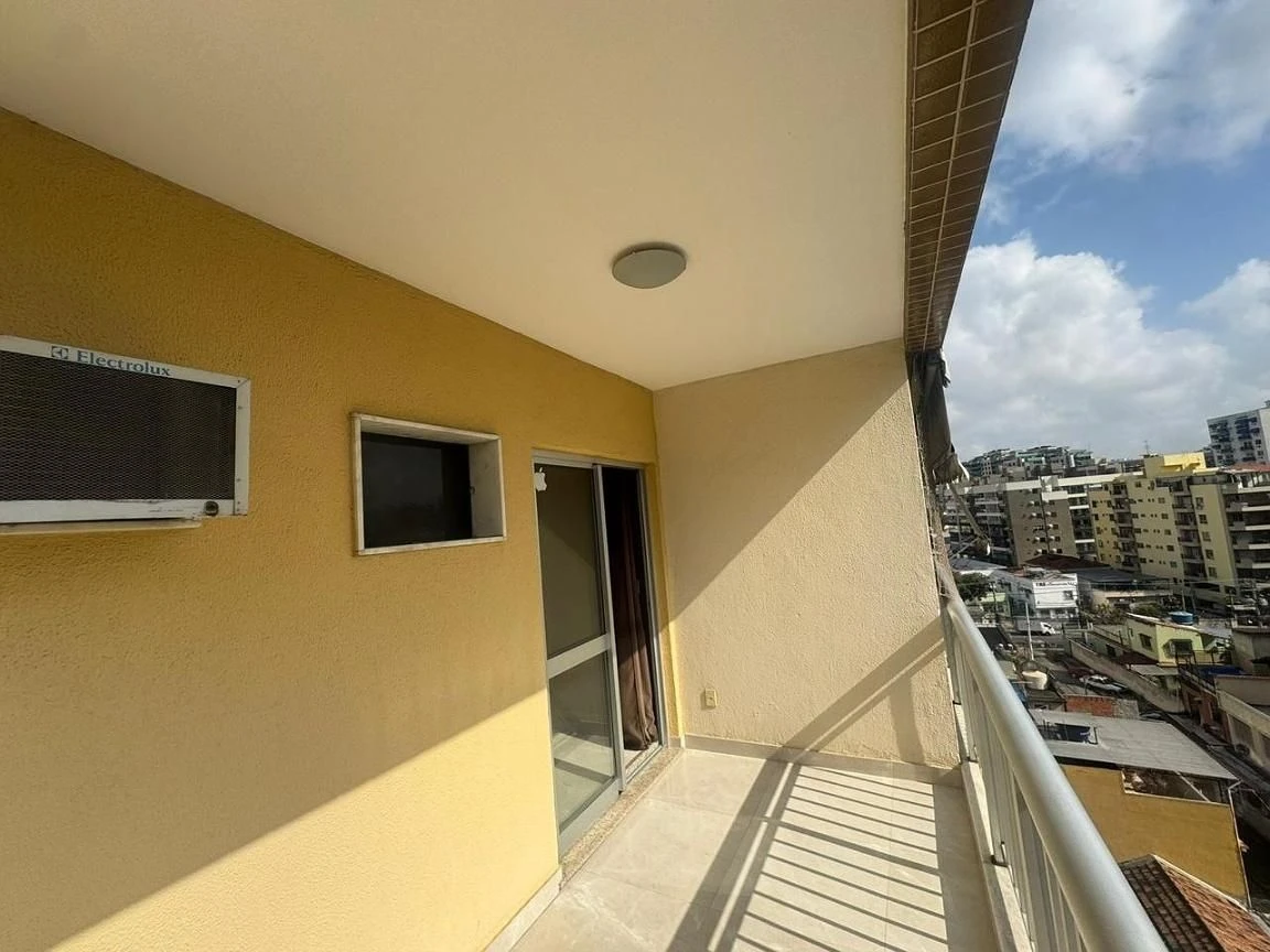 Apartment with 3 bedrooms and 4 bathrooms, balcony sink — photo 13
