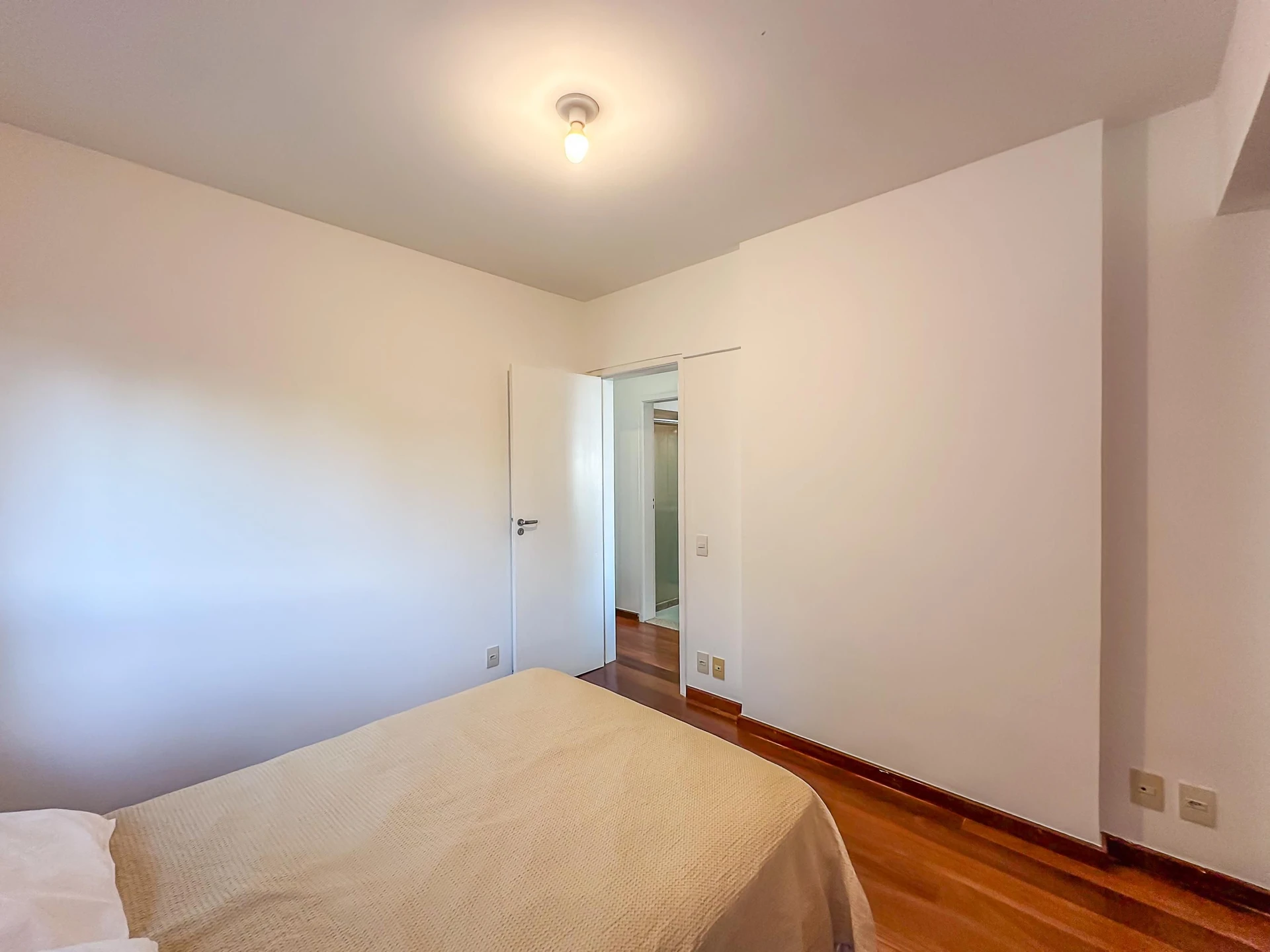 Furnished 2-bedroom apartment with open views — photo 15