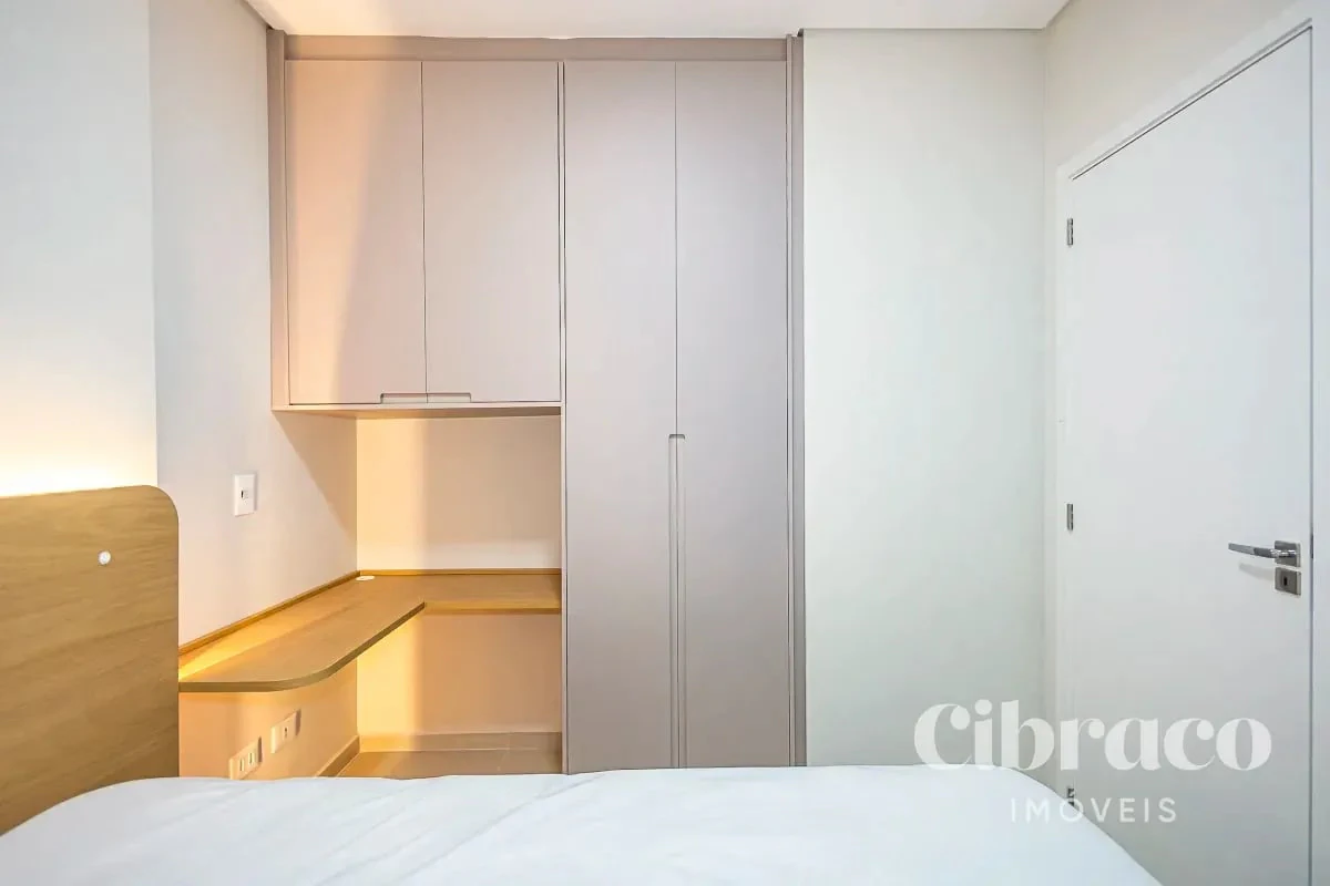 Furnished apartment, 31 m², with a glass-enclosed balcony — photo 9