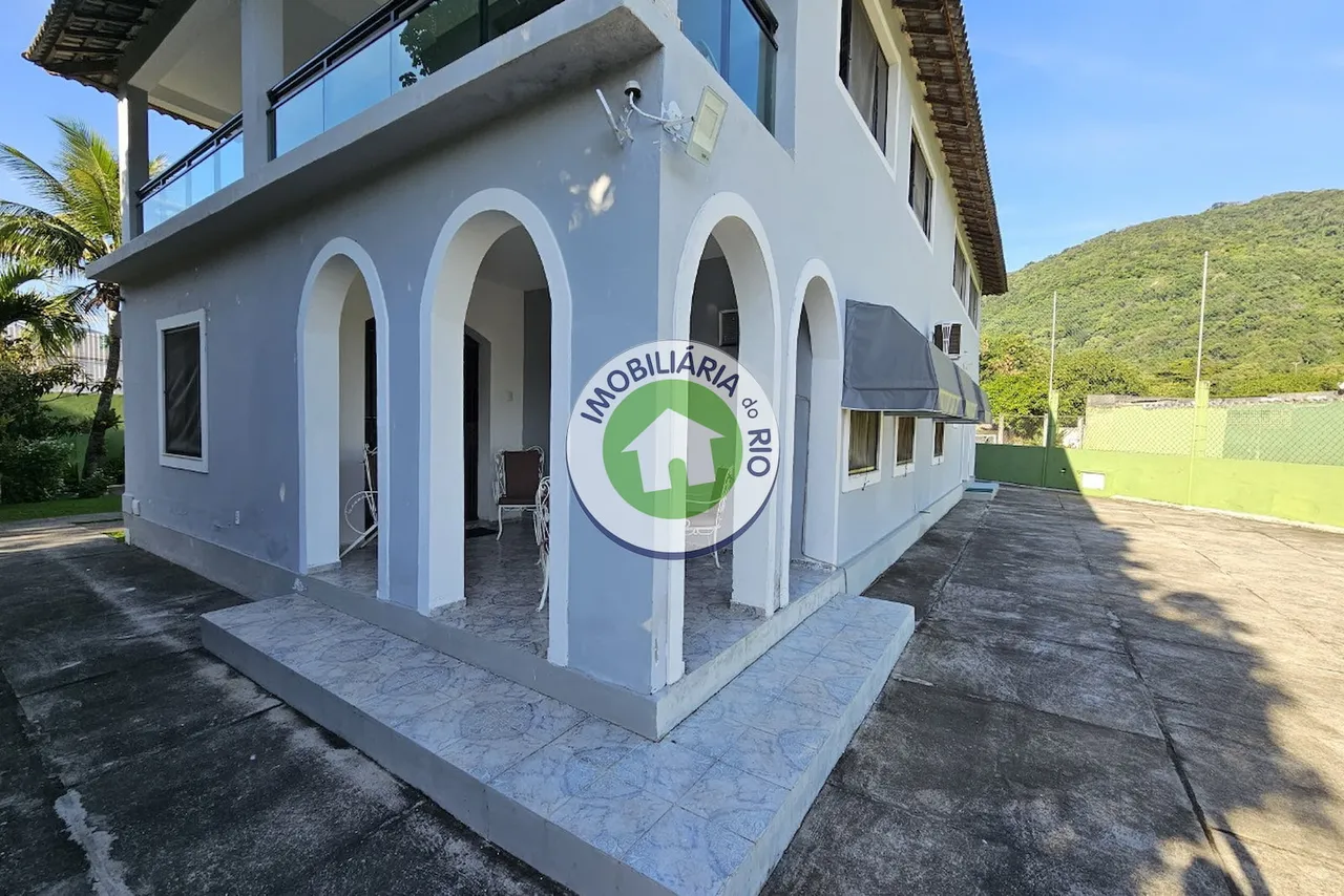 House with 5 bedrooms and 5 bathrooms, no parking — photo 7