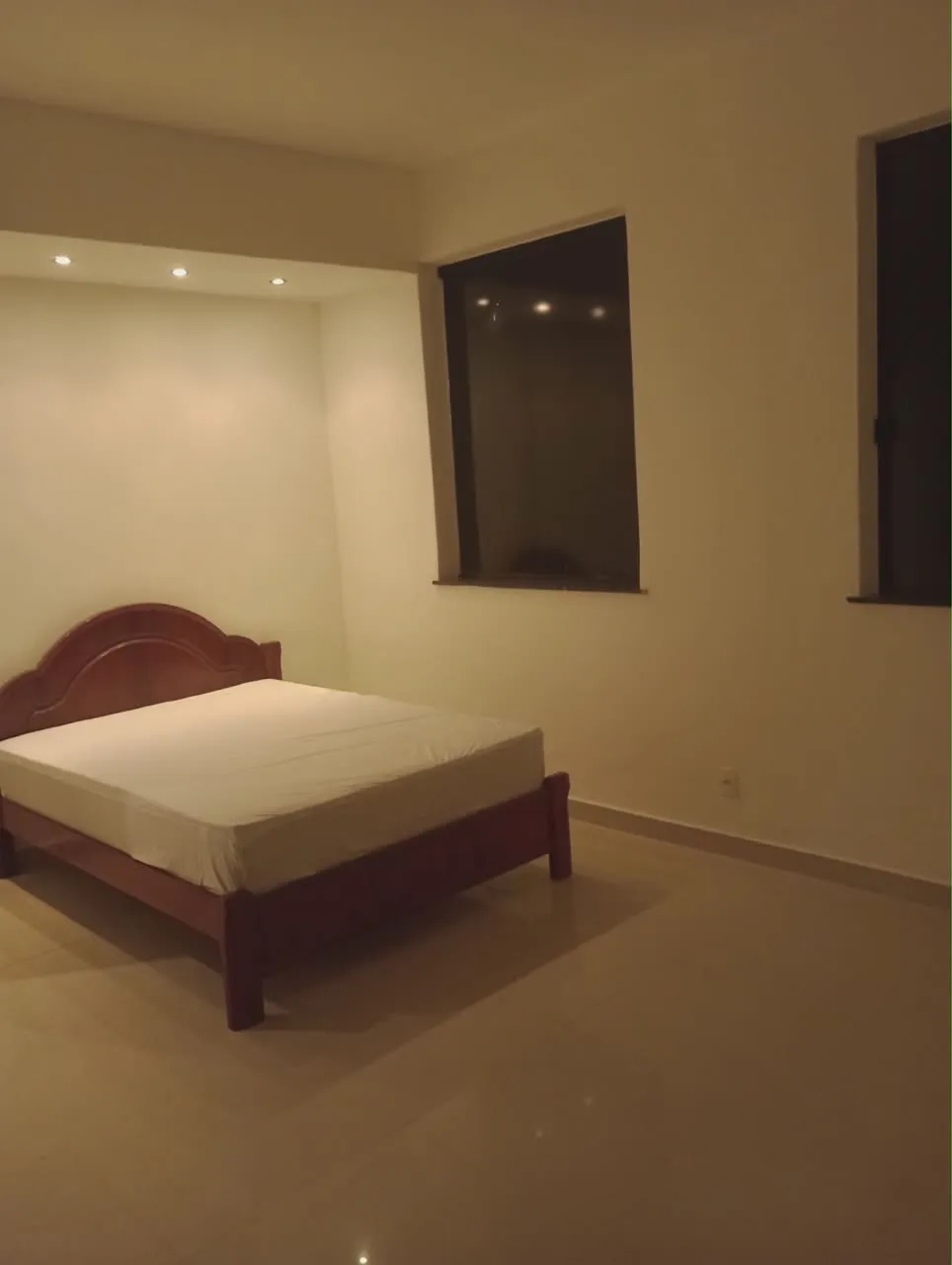 Unfurnished home with 1 bedroom and 1 bathroom — photo 2