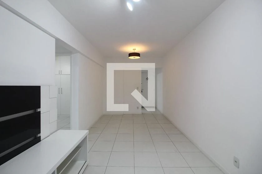 Glass-enclosed balcony in a 2-bedroom apartment, 62 m² — photo 25