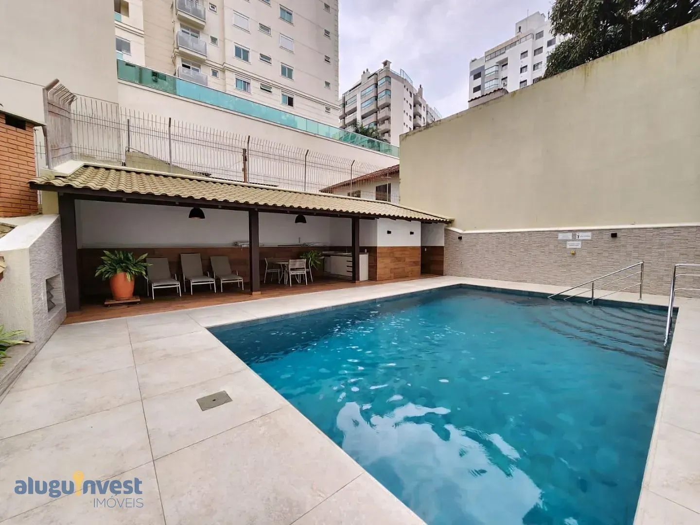 Квартира з 4 спальнями та 173,94 м² і балконом — photo 26