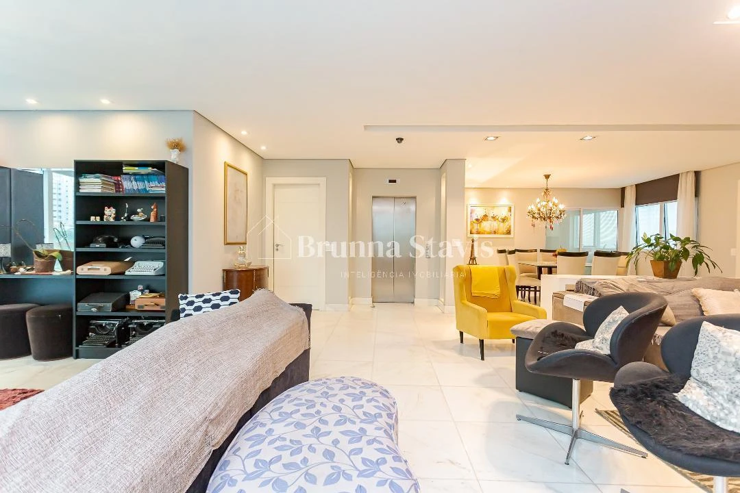 Furnished apartment of 379 m² with 3 en-suite suites — photo 23