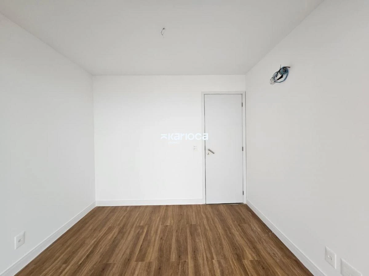 3-bedroom apartment with floor-to-ceiling windows — photo 30