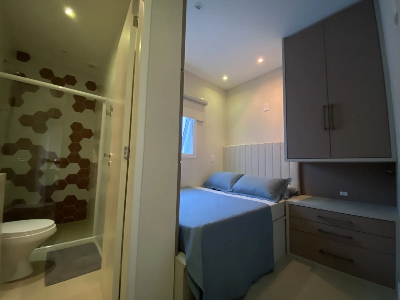 318 m² apartment with a bathtub and a water view — photo 40
