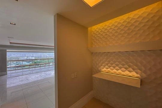 4-bedroom apartment with a separate kitchen, 260 m² — photo 36