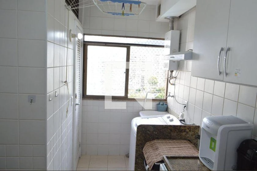 3-bedroom apartment in a building with a gym — photo 29