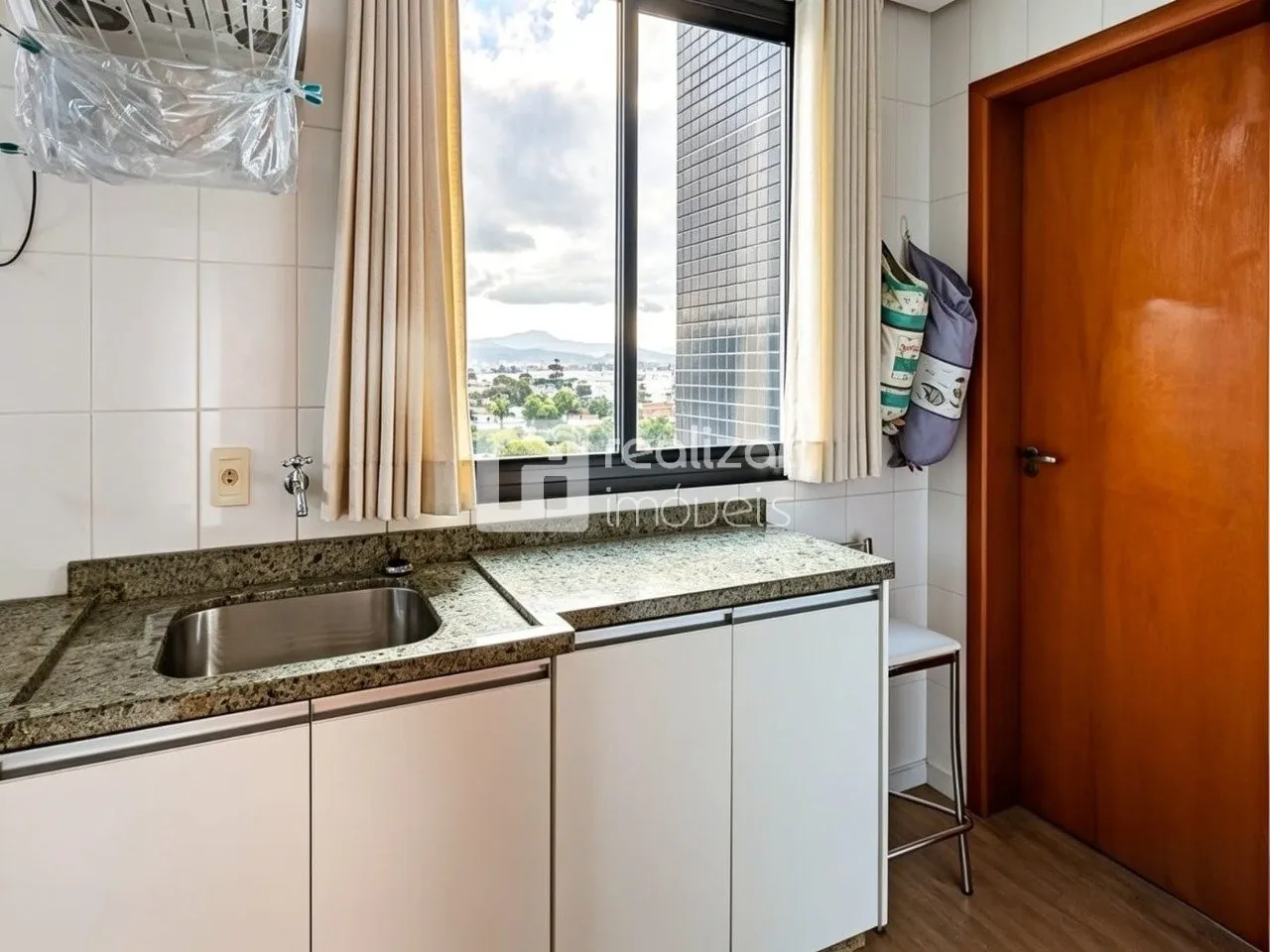 Furnished 297 m² apartment with 3 en-suites and 7th floor — photo 7