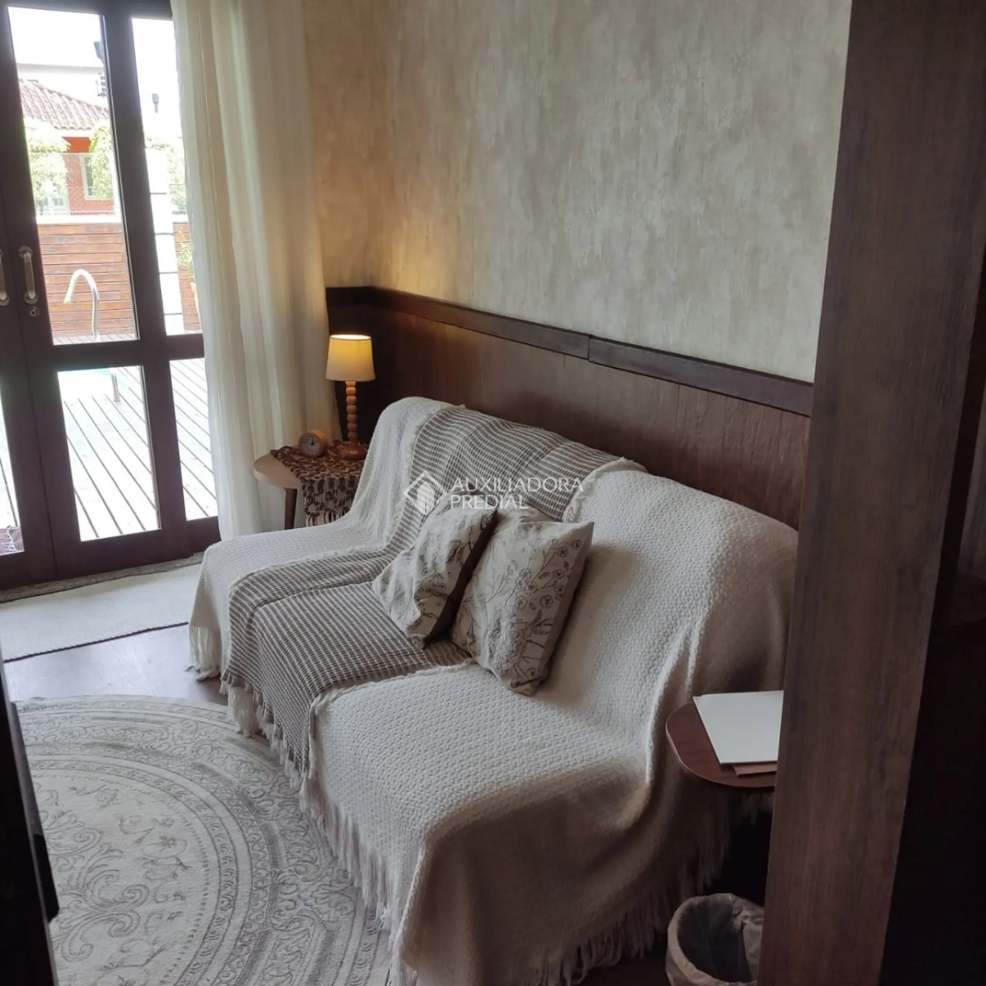 Furnished house, 295 m², with a fireplace — photo 18