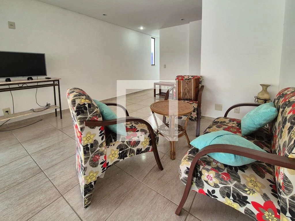 Furnished apartment with 3 en-suite bedrooms and 3 baths — photo 40