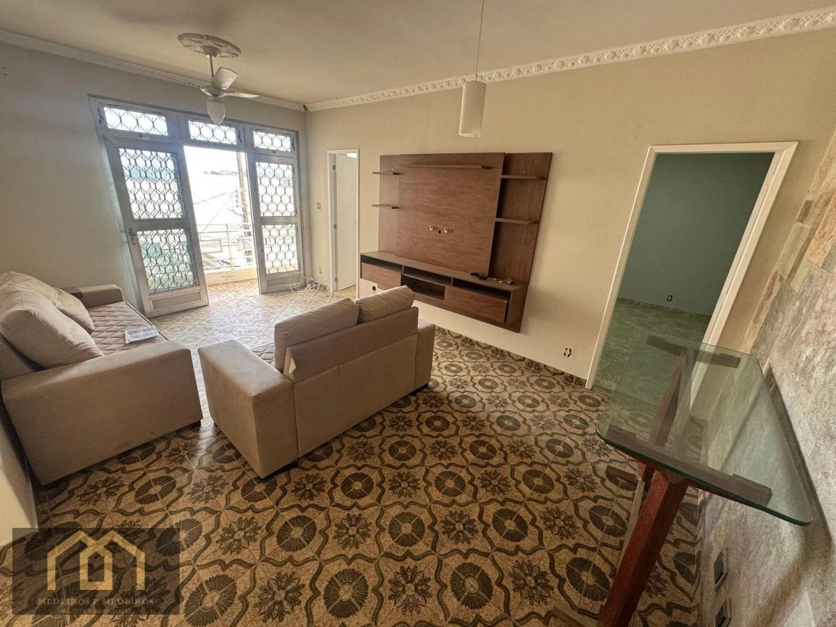 Casa para alugar com 3 quartos e 2 banheiros