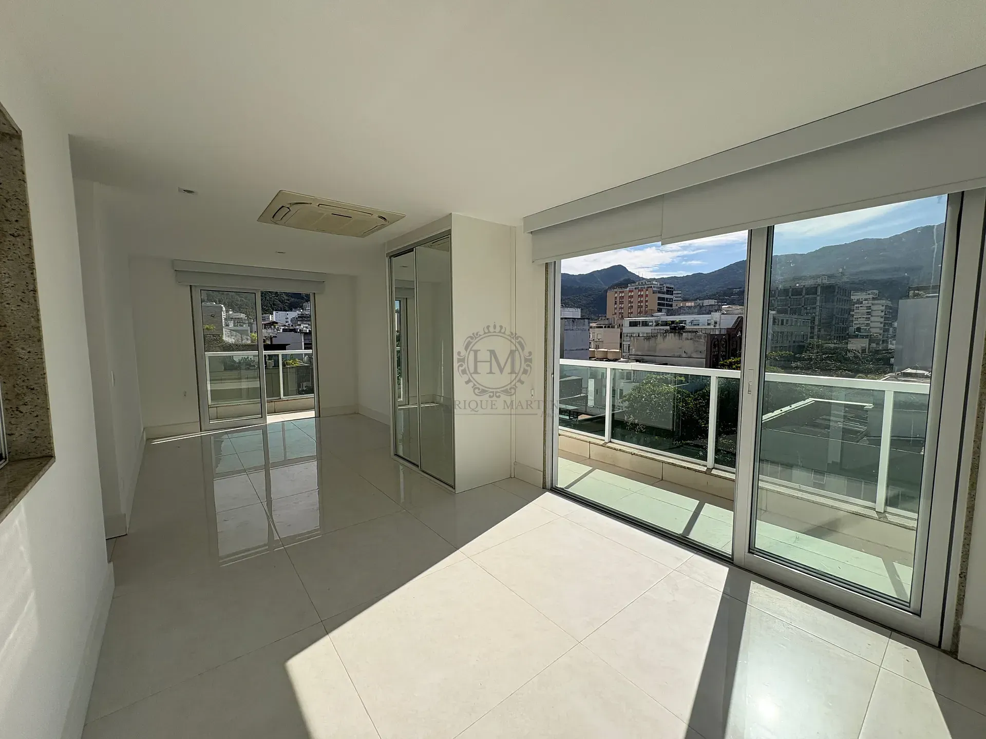 Triplex penthouse with 3 bedrooms and water view — photo 23