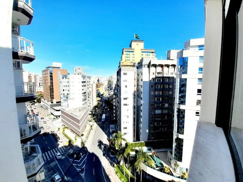 Duplex penthouse with 3 bedrooms and 303 m² — photo 34