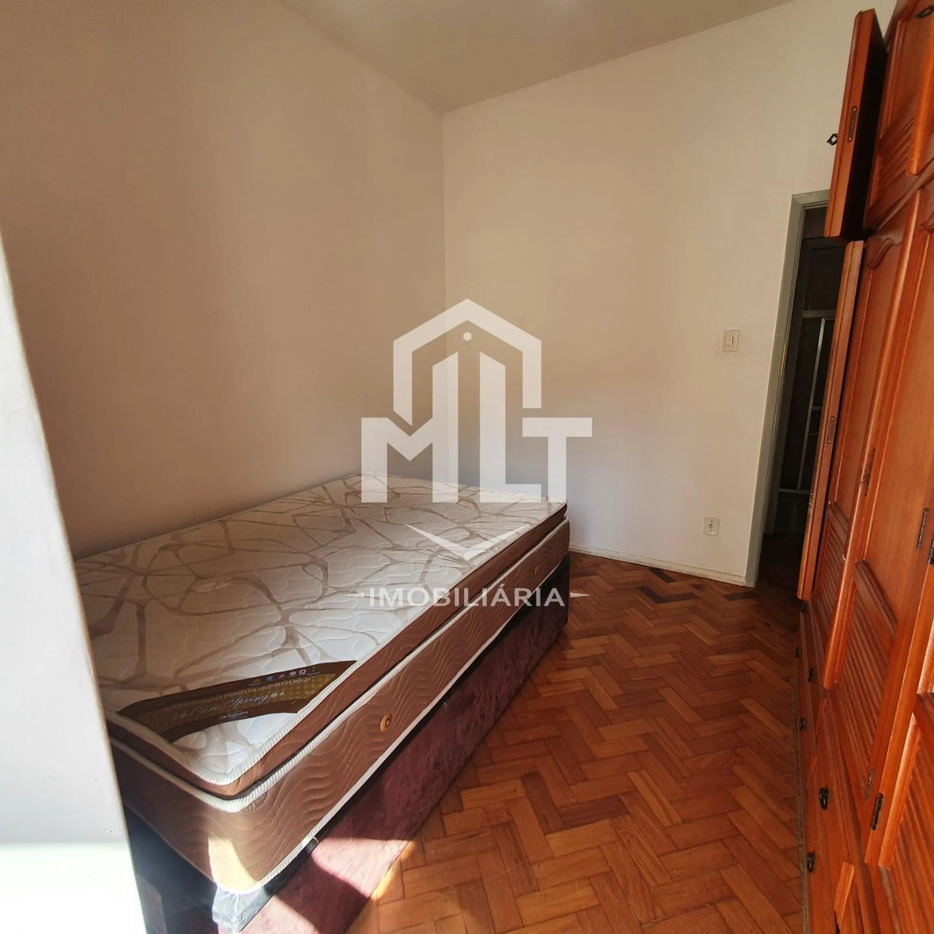 Apartment, 53 m², with wood or laminate floors — photo 6